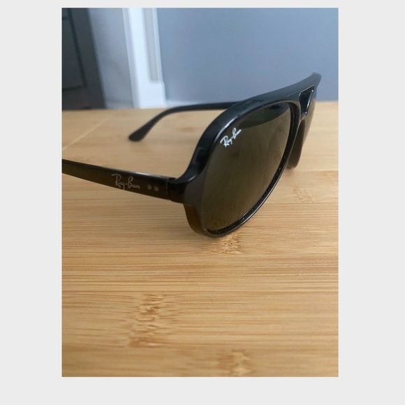 Ray-Ban Aviator Sunglasses